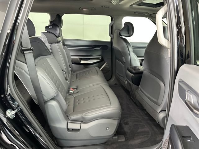 Used 2024 Kia EV9 Wind image 30