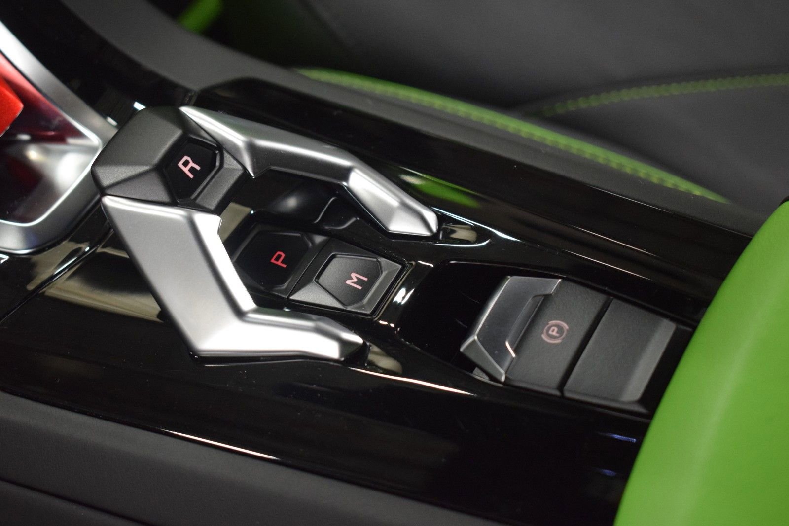 Used 2020 Lamborghini Huracan EVO image 36