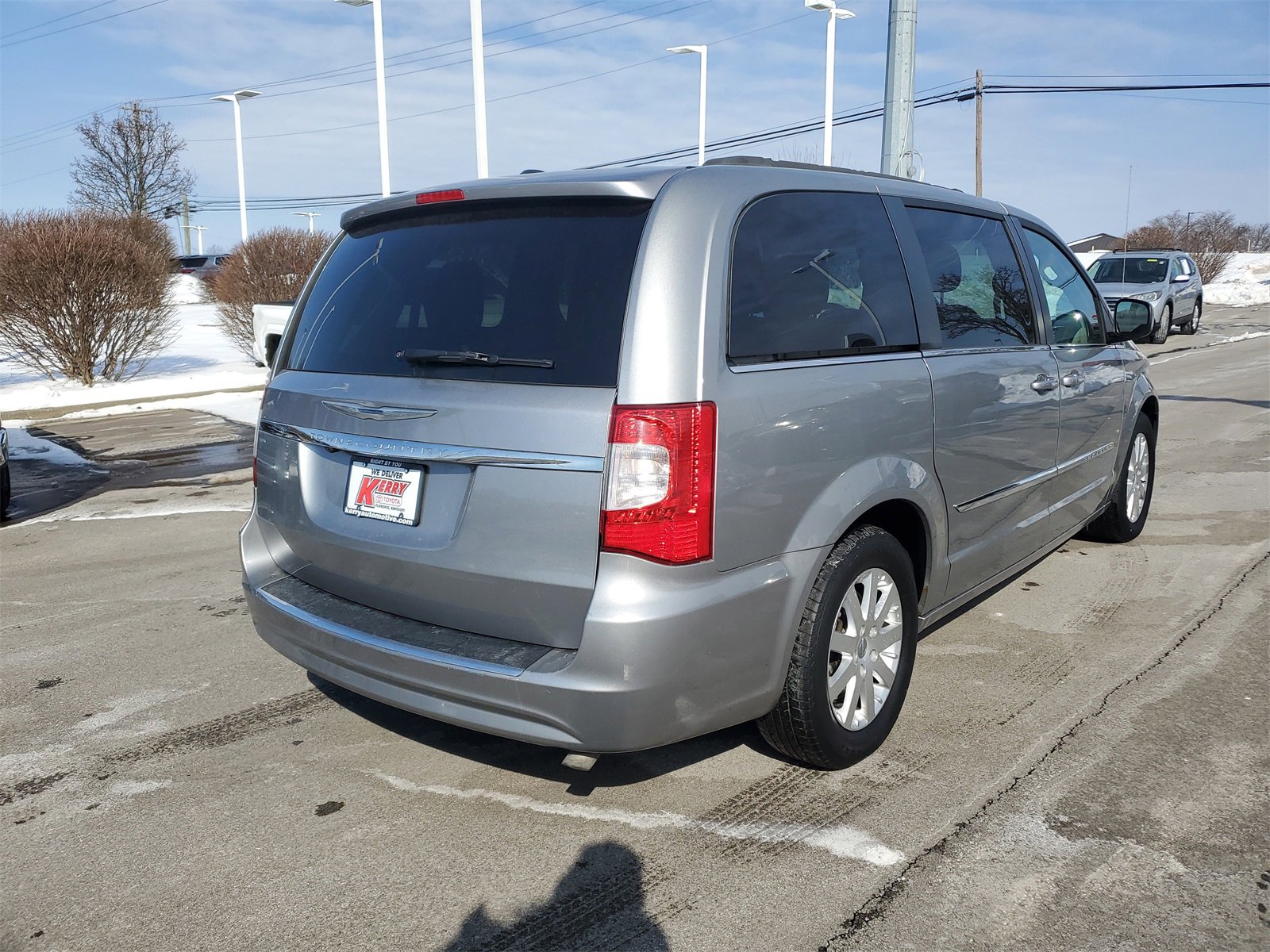 Used 2016 Chrysler Town & Country Touring image 4