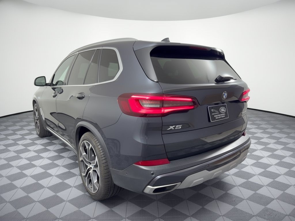Used 2022 BMW X5 sDrive40i w/ Parking Assistance Package RWD image 3