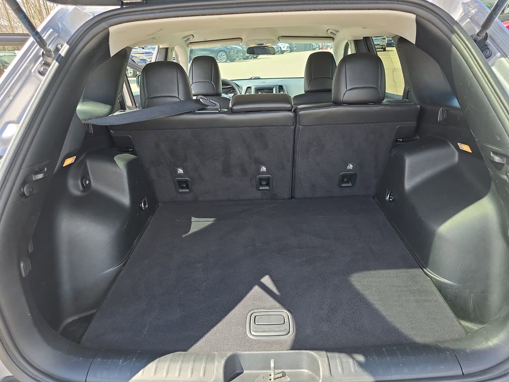 Used 2020 Jeep Cherokee Latitude Plus w/ Cold Weather Group AWD/4WD image 12