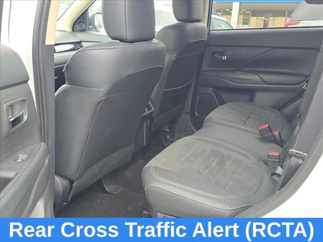 Used 2020 Mitsubishi Outlander SE FWD image 15