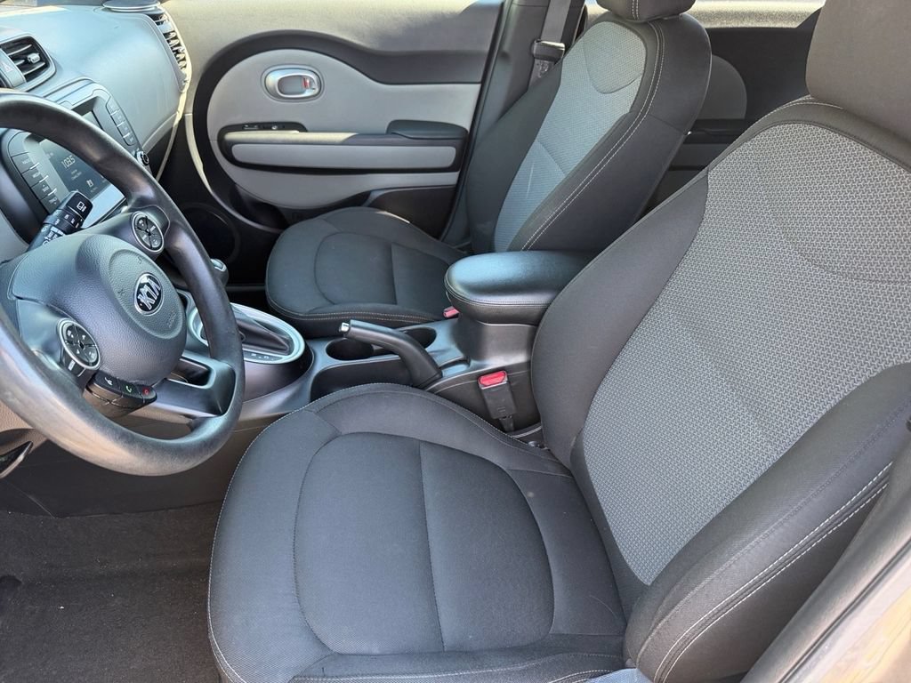 Used 2018 Kia Soul + FWD image 10