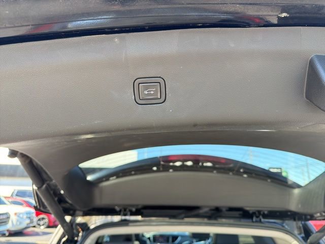 Used 2020 Buick Enclave Essence w/ Sound and Sites Package AWD/4WD image 15