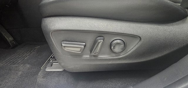 Used 2024 Toyota Highlander XLE image 28