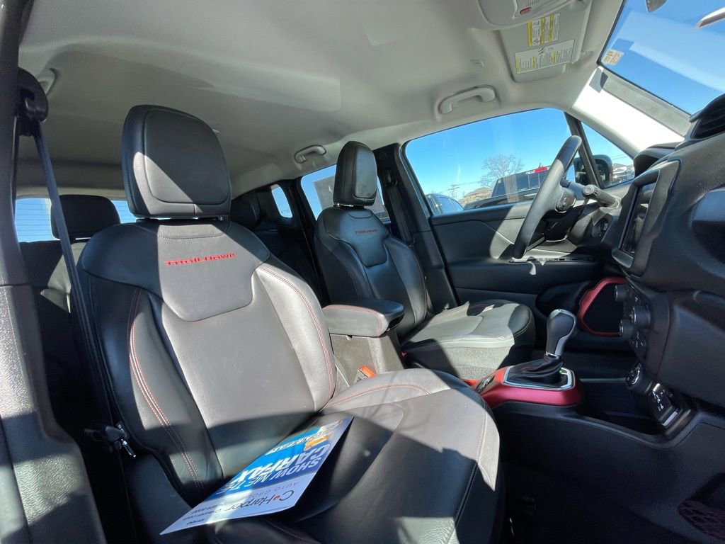 Used 2022 Jeep Renegade Trailhawk image 12