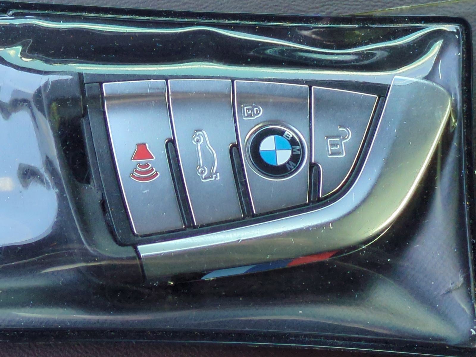 Used 2023 BMW M550i xDrive w/ Dynamic Handling Package image 36