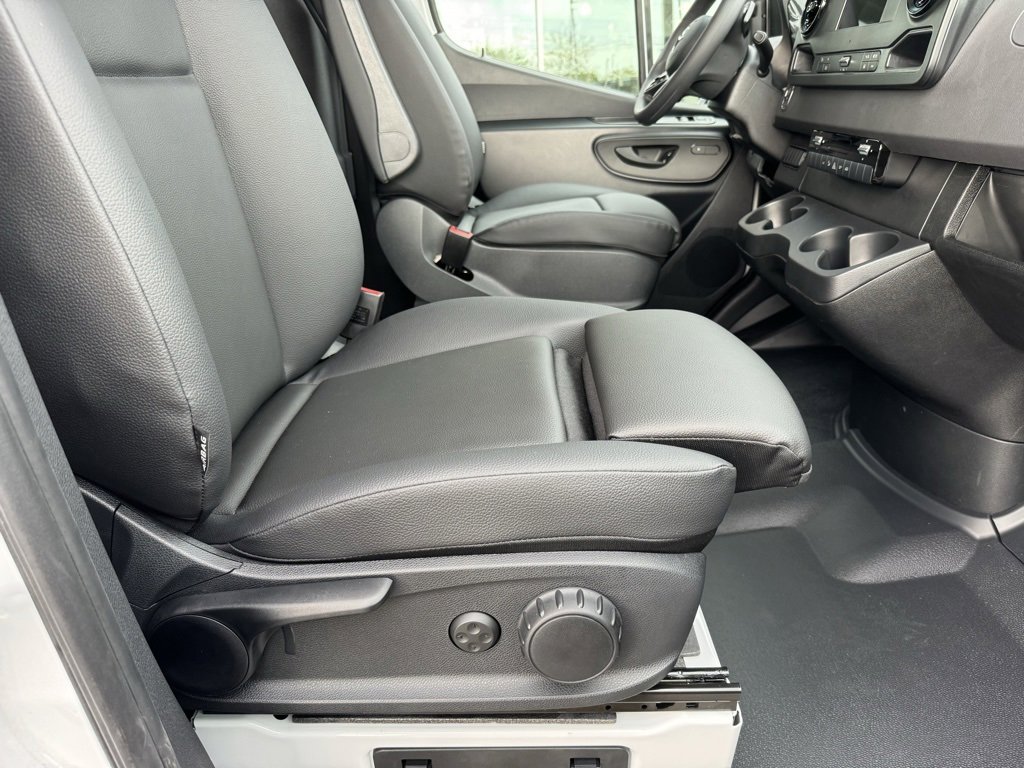 Used 2024 Mercedes-Benz Sprinter 3500 image 16