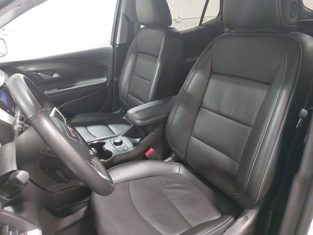 Used 2024 GMC Terrain SLT image 15