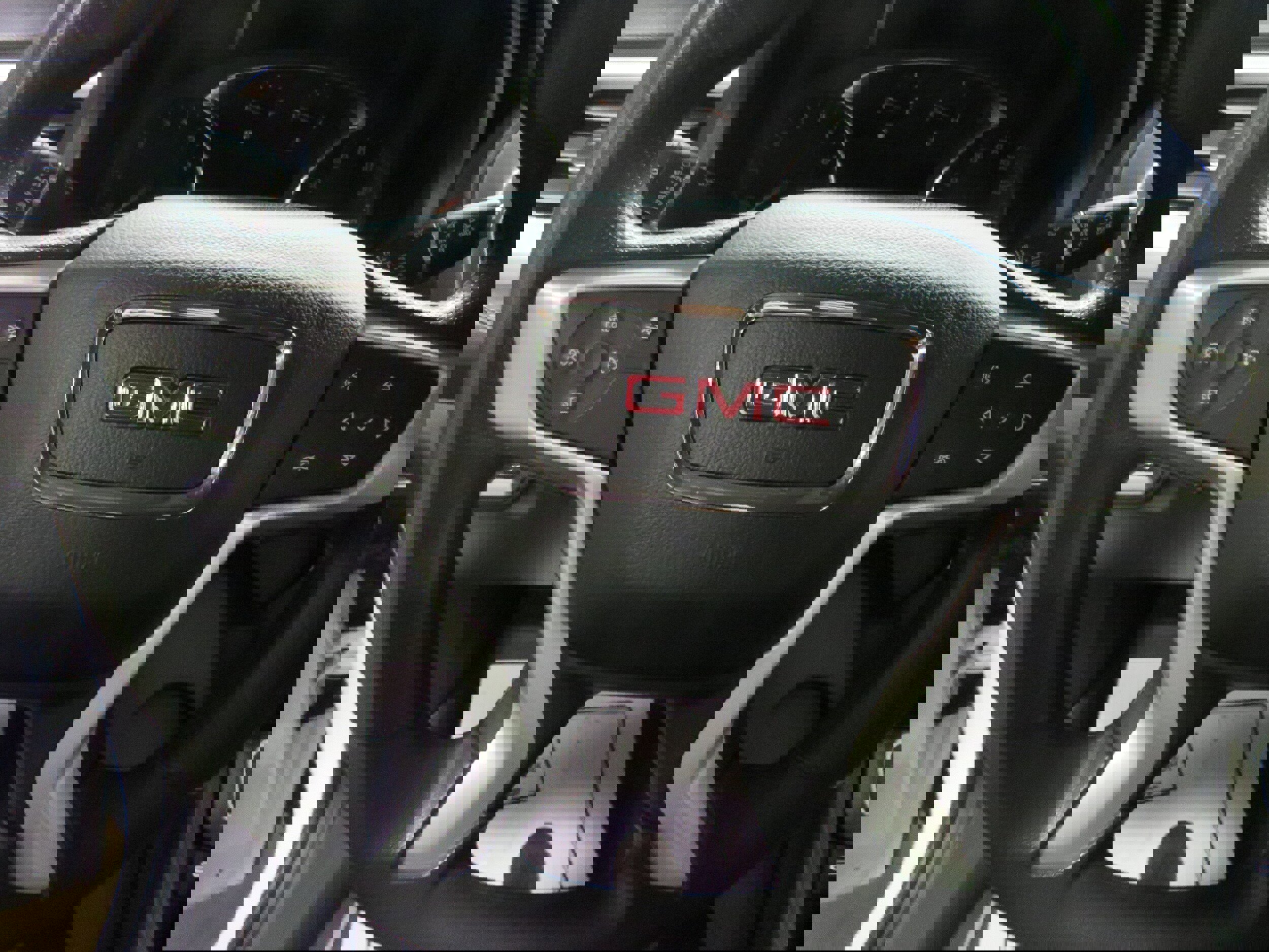 Used 2023 GMC Acadia SLE w/ Driver Convenience Package image 16