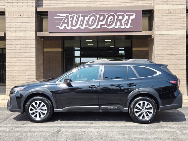 Used 2023 Subaru Outback Premium image 5