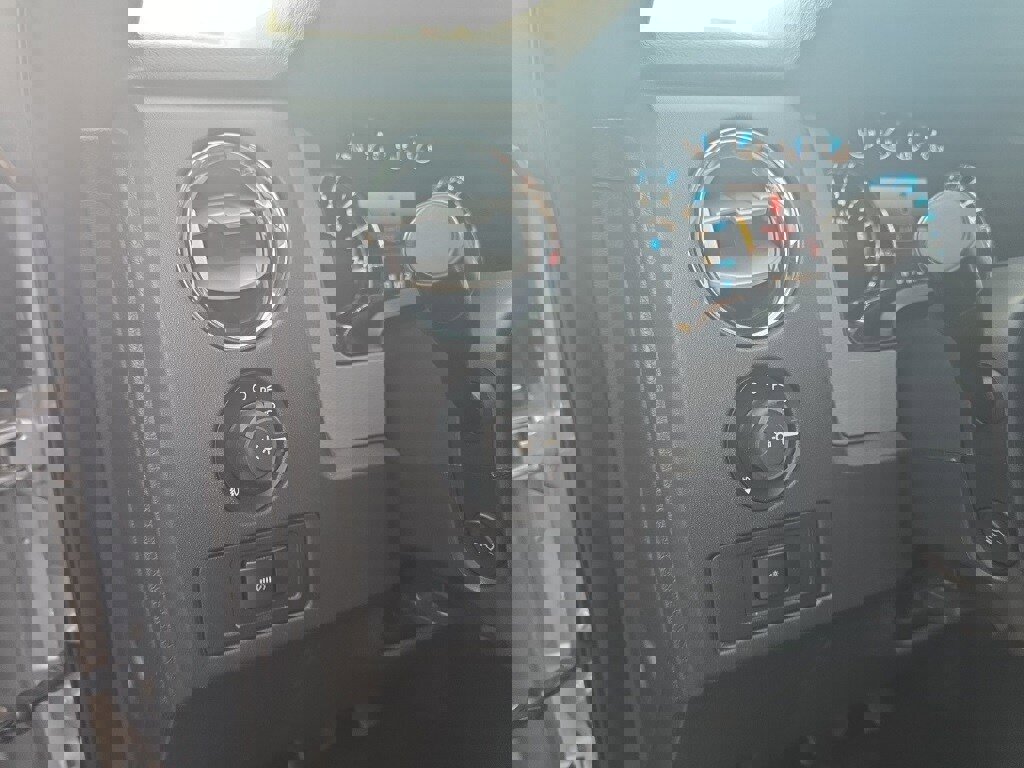 Used 2013 Ford F150 XLT w/ Luxury Equipment Group image 20