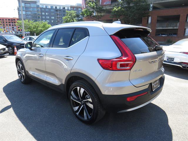 Used 2024 Volvo XC40 B5 Ultimate w/ Climate Package AWD/4WD image 2