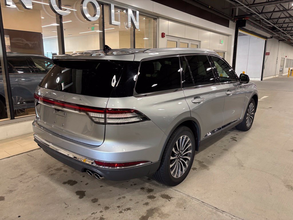 Used 2024 Lincoln Aviator AWD w/ Premium Package image 5