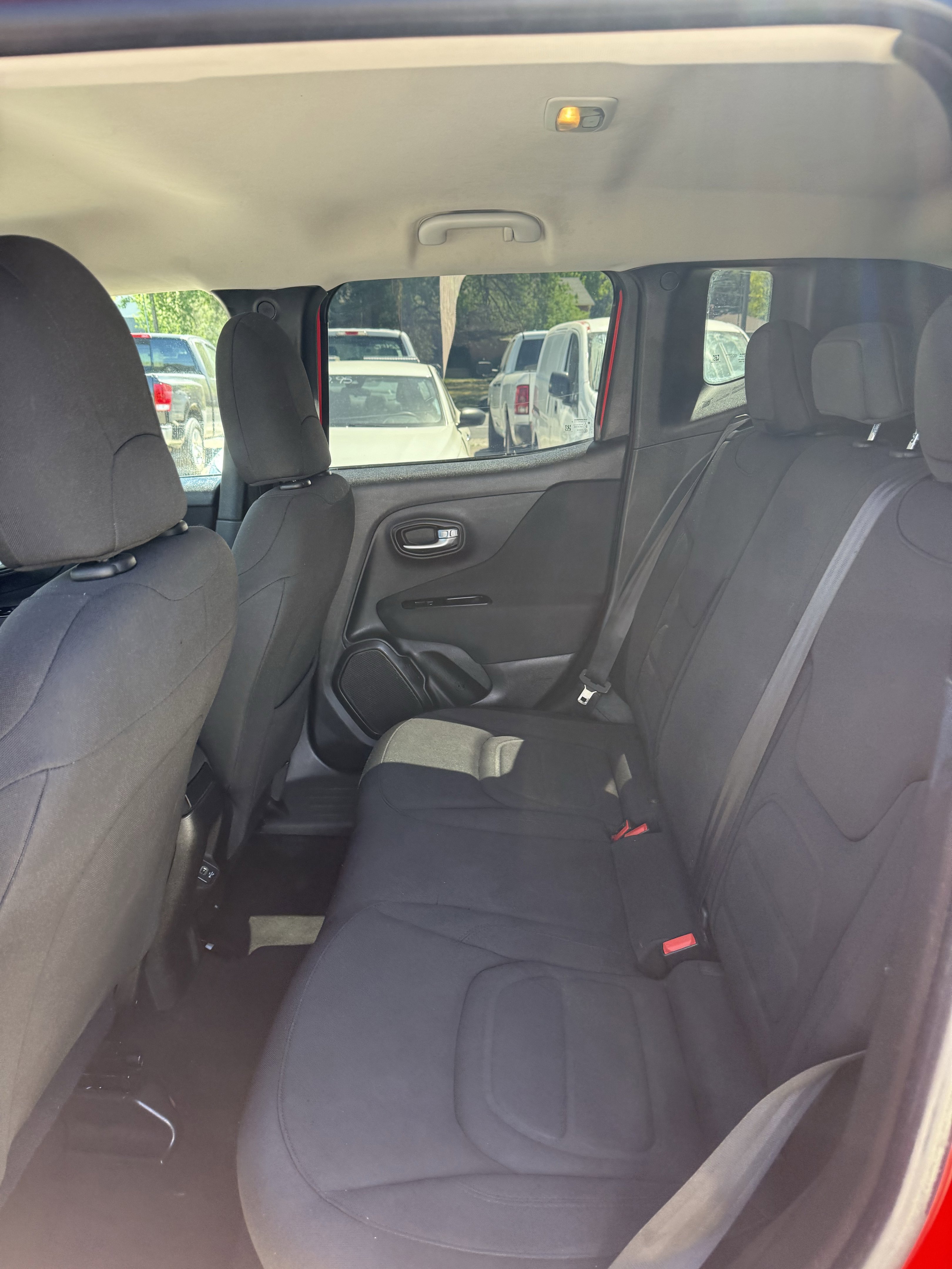 Used 2021 Jeep Renegade Latitude AWD/4WD image 11