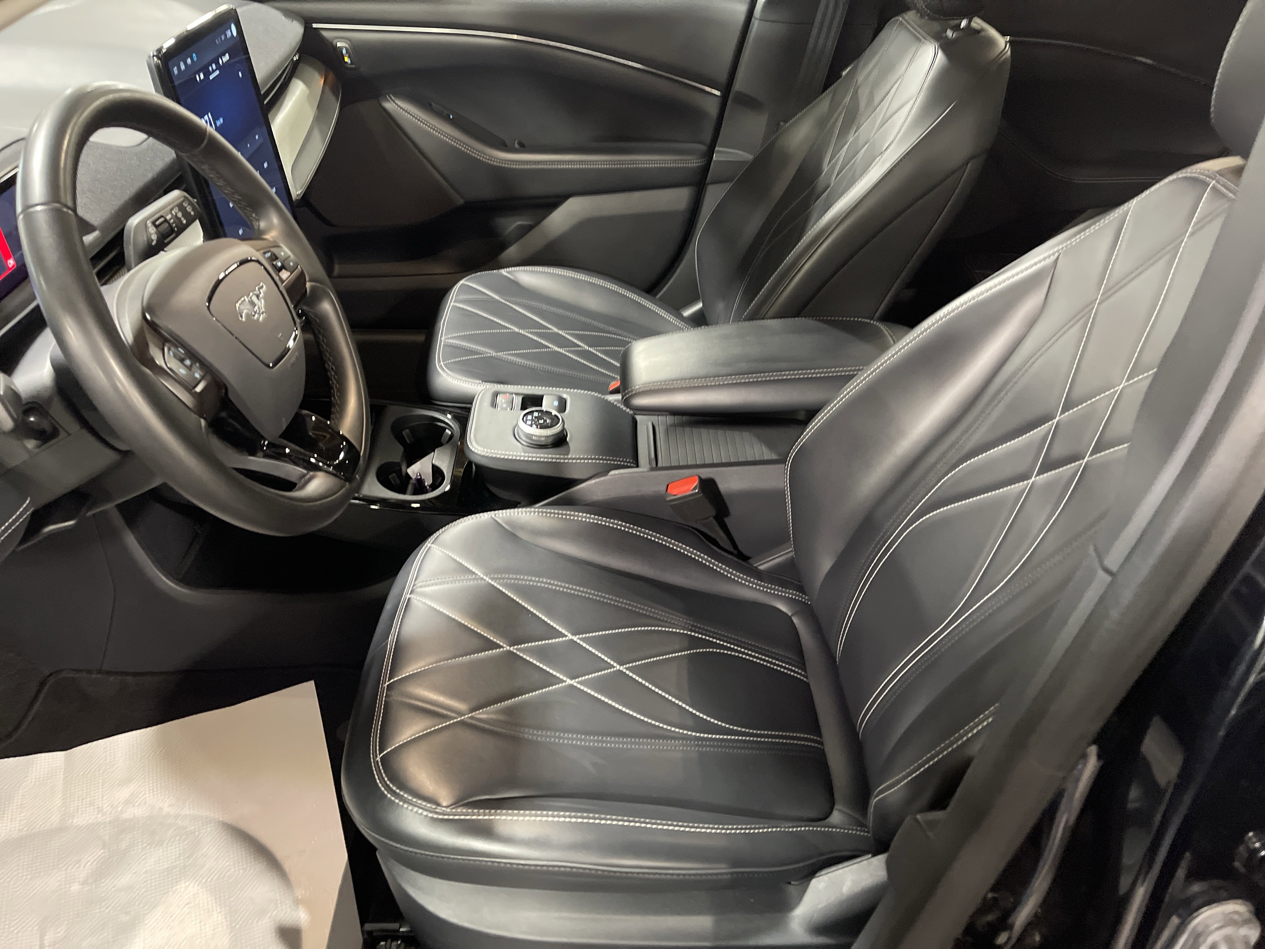 Used 2021 Ford Mustang Mach-E Select image 9