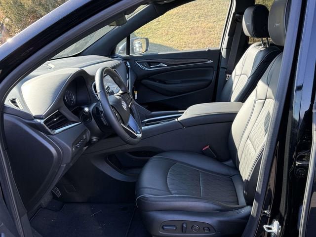 Used 2024 Buick Enclave Avenir w/ Avenir Technology Package AWD/4WD image 10