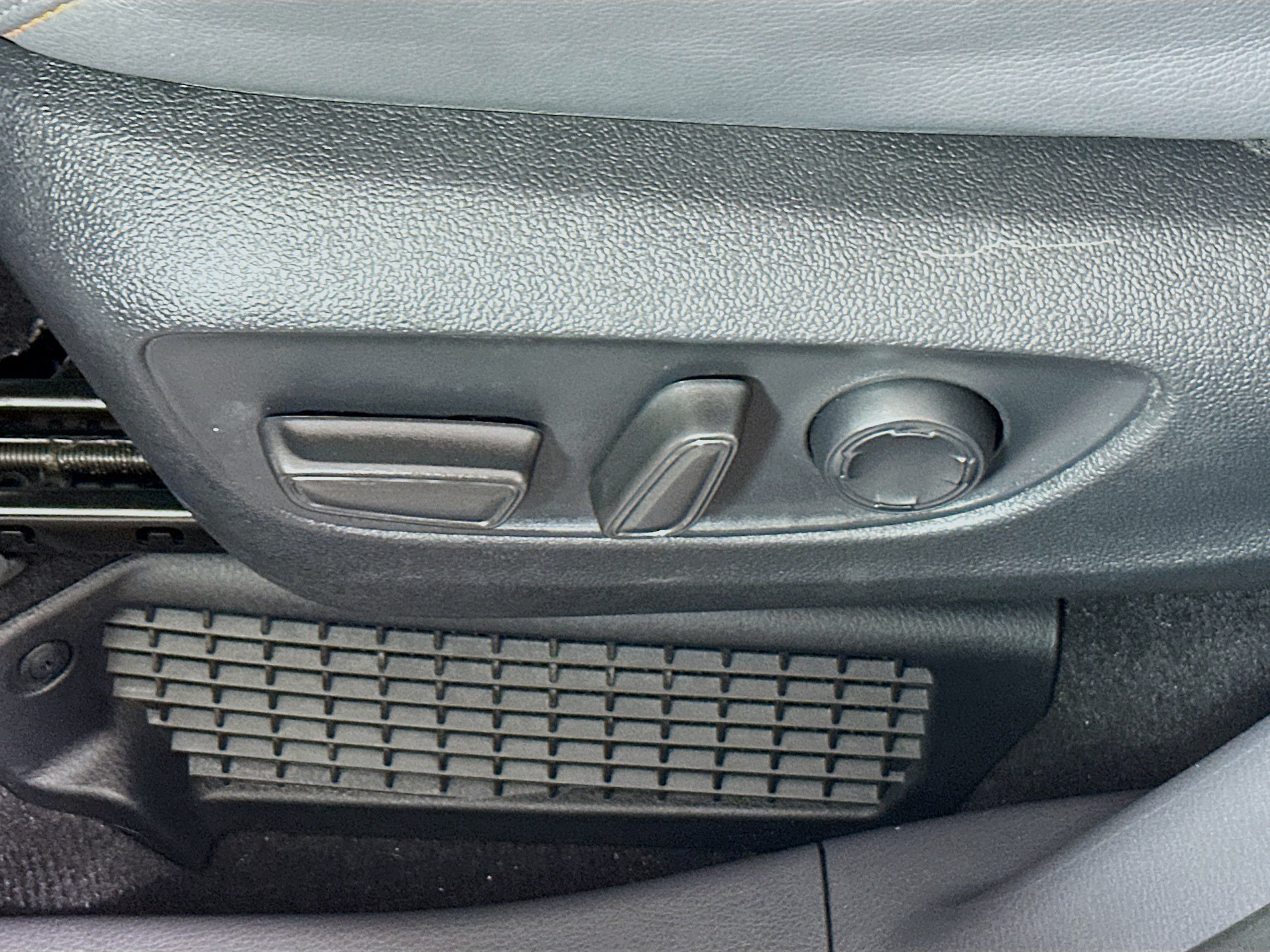 Certified 2023 Toyota Sienna XSE w/ XSE Plus Package FWD image 13