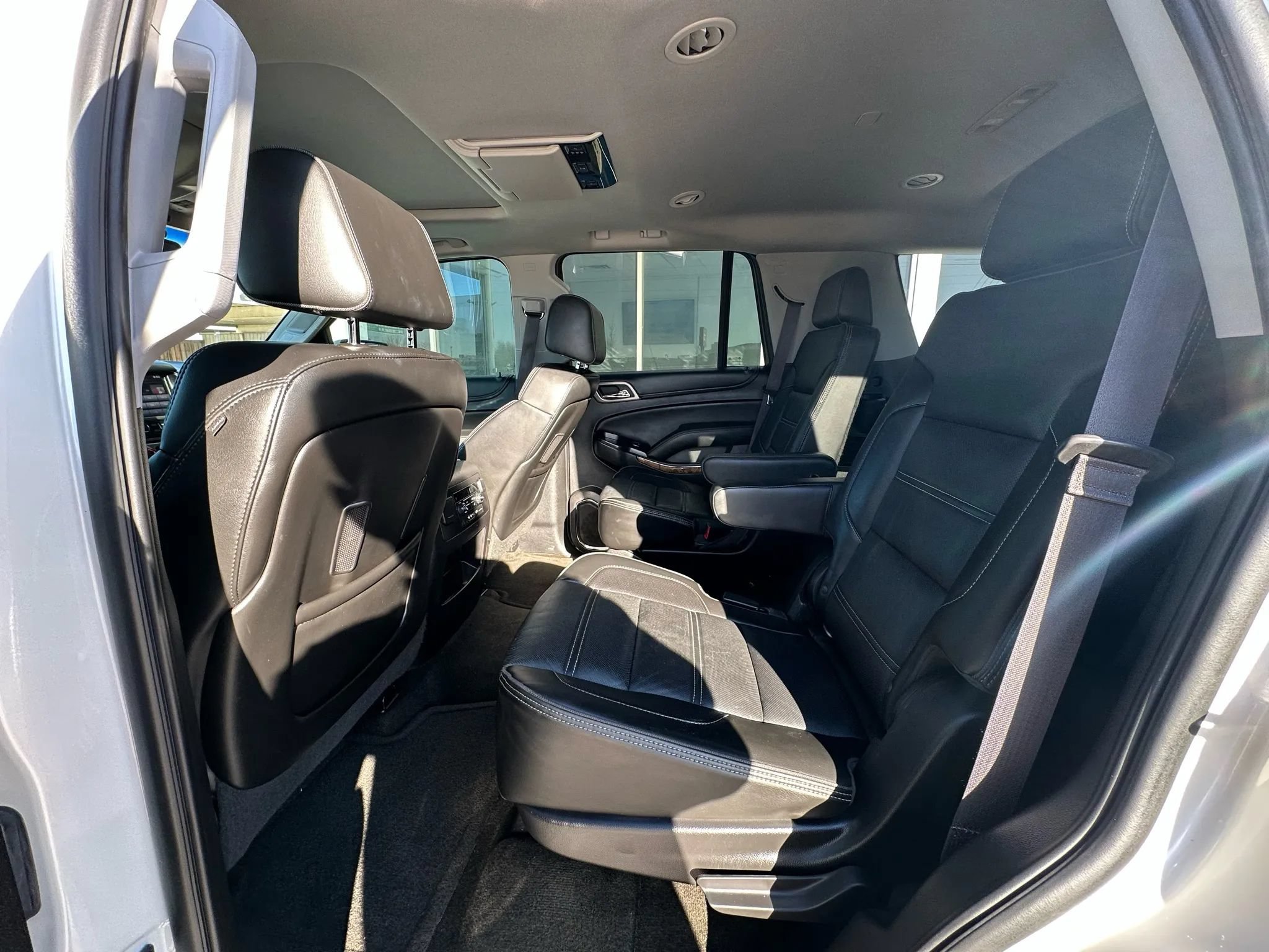 Used 2015 GMC Yukon Denali w/ Premium Package AWD/4WD image 14