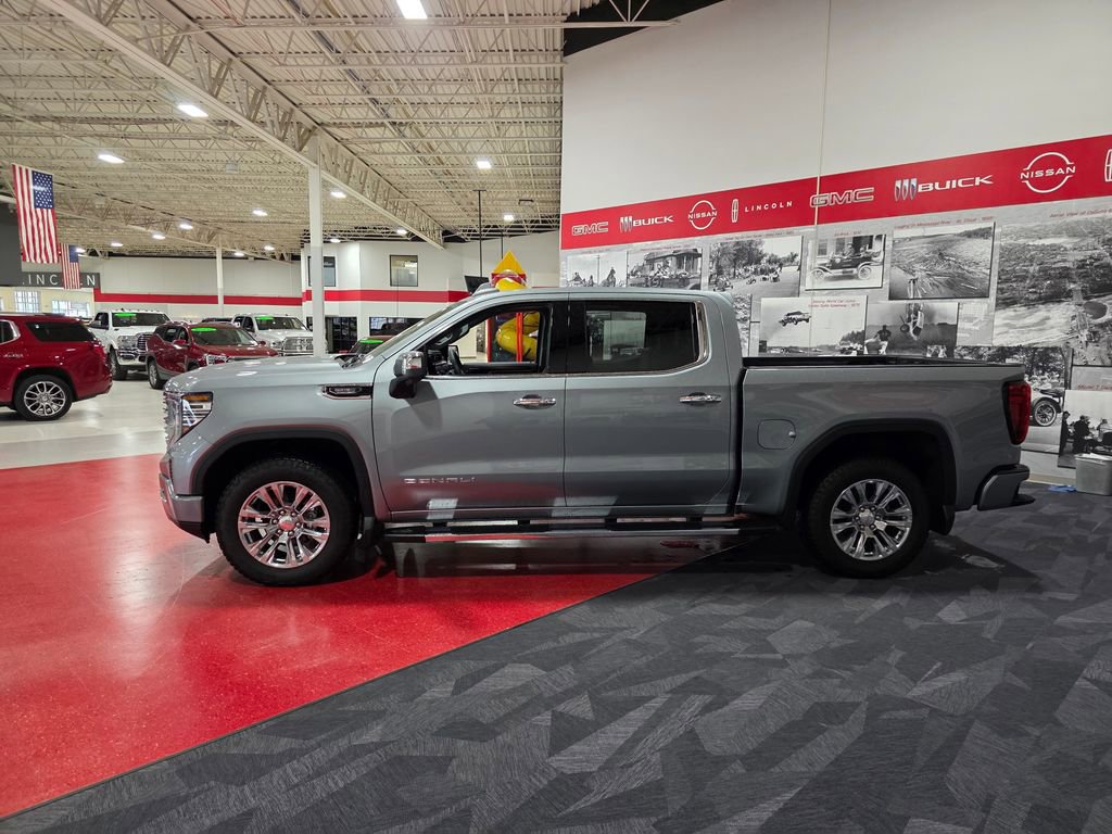 Used 2025 GMC Sierra 1500 Denali w/ Technology Package AWD/4WD image 9
