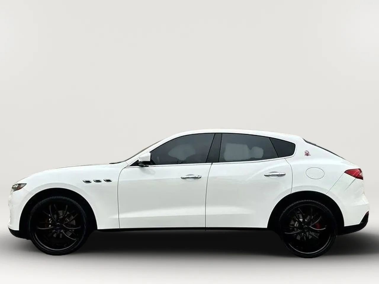 Used 2018 Maserati Levante AWD/4WD image 38