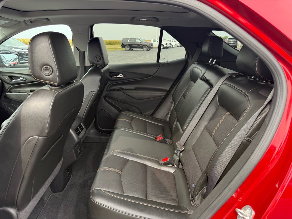 Used 2023 Chevrolet Equinox Premier image 11