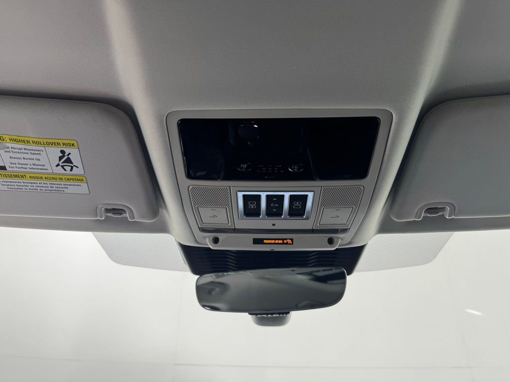 Used 2023 Land Rover Discovery S AWD/4WD image 28