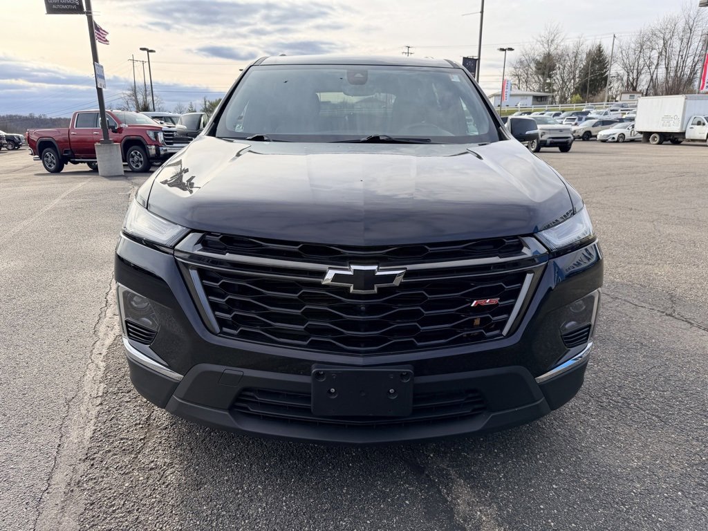 Used 2023 Chevrolet Traverse RS image 2
