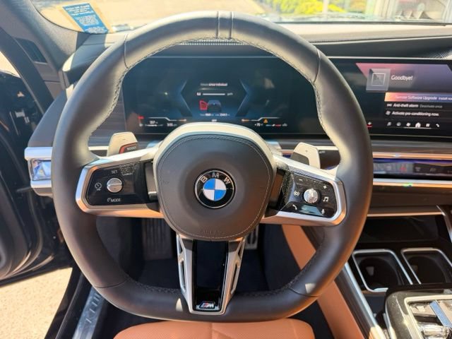 Used 2025 BMW 740i xDrive w/ Premium Package AWD/4WD image 18