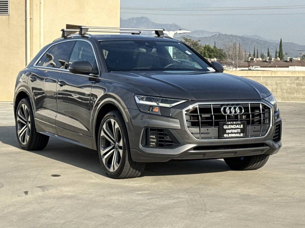 Used 2019 Audi Q8 Premium Plus w/ Premium Plus image 2