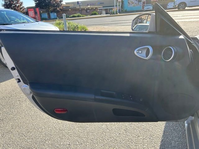 Used 2004 Nissan 350Z Enthusiast image 12
