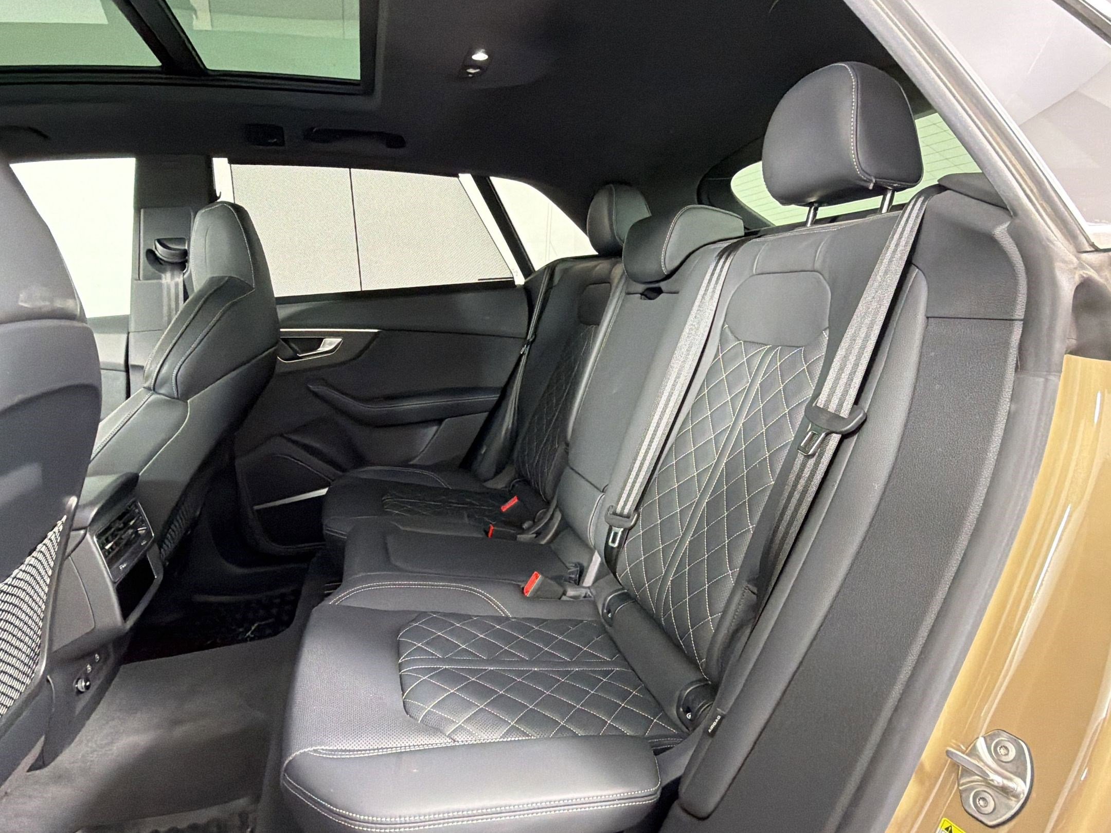 Used 2025 Audi SQ8 Prestige AWD/4WD image 18