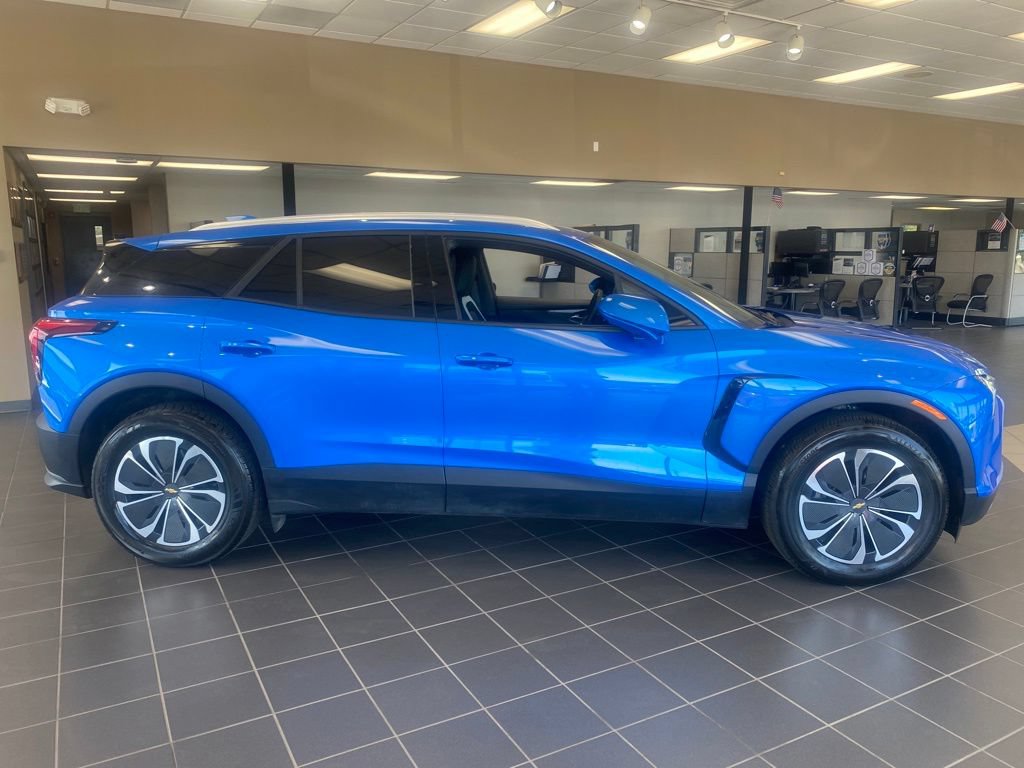 Used 2024 Chevrolet Blazer EV LT AWD/4WD image 3