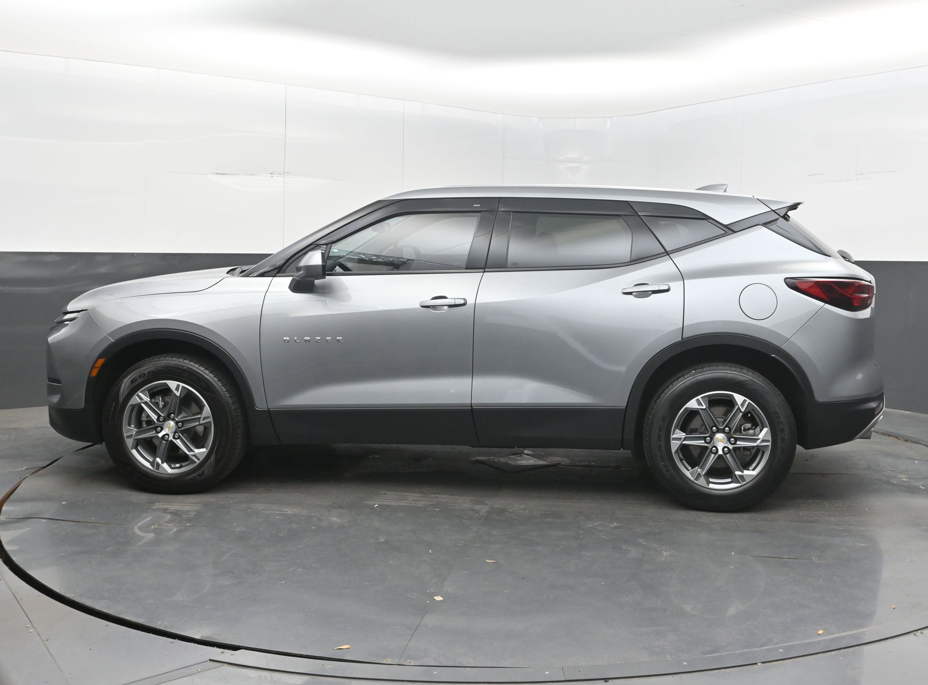Used 2023 Chevrolet Blazer LT FWD image 7
