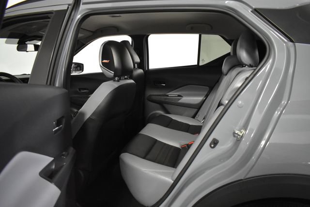 Used 2021 Nissan Kicks SR w/ SR Premium Package FWD image 29