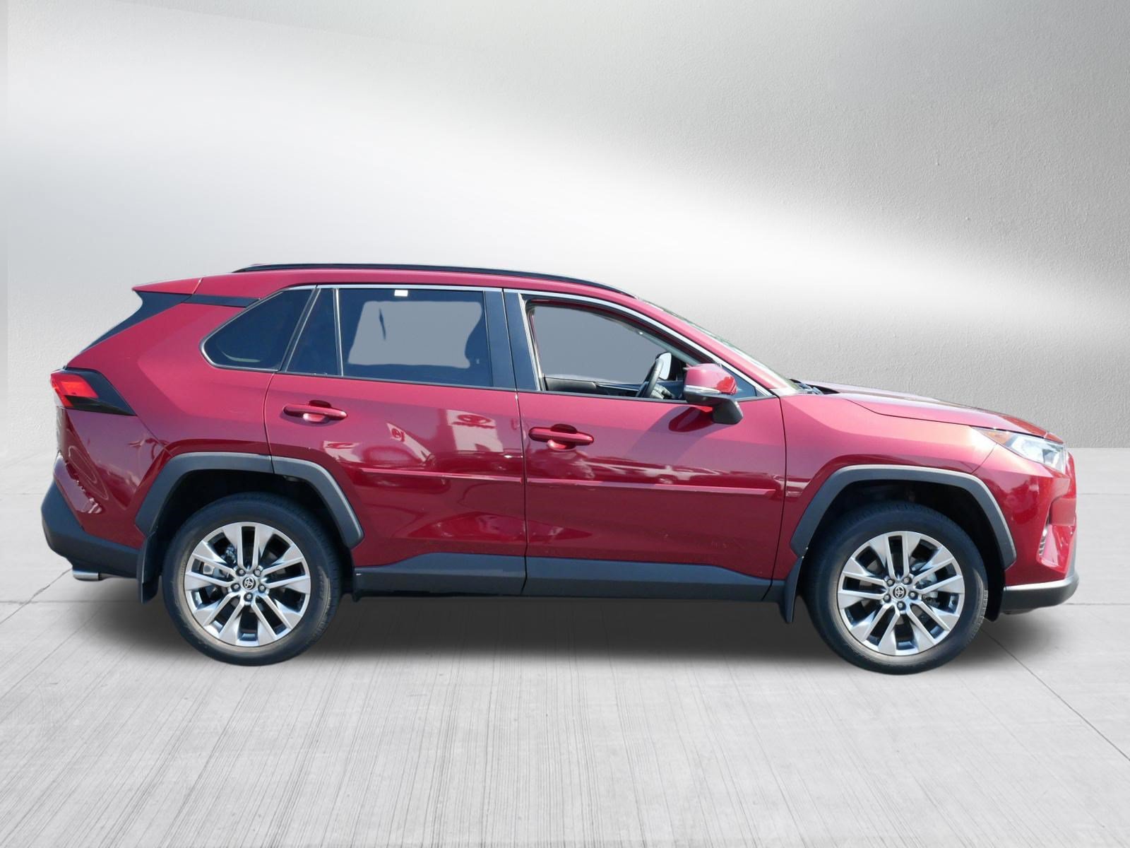Certified 2021 Toyota RAV4 XLE Premium AWD/4WD image 8
