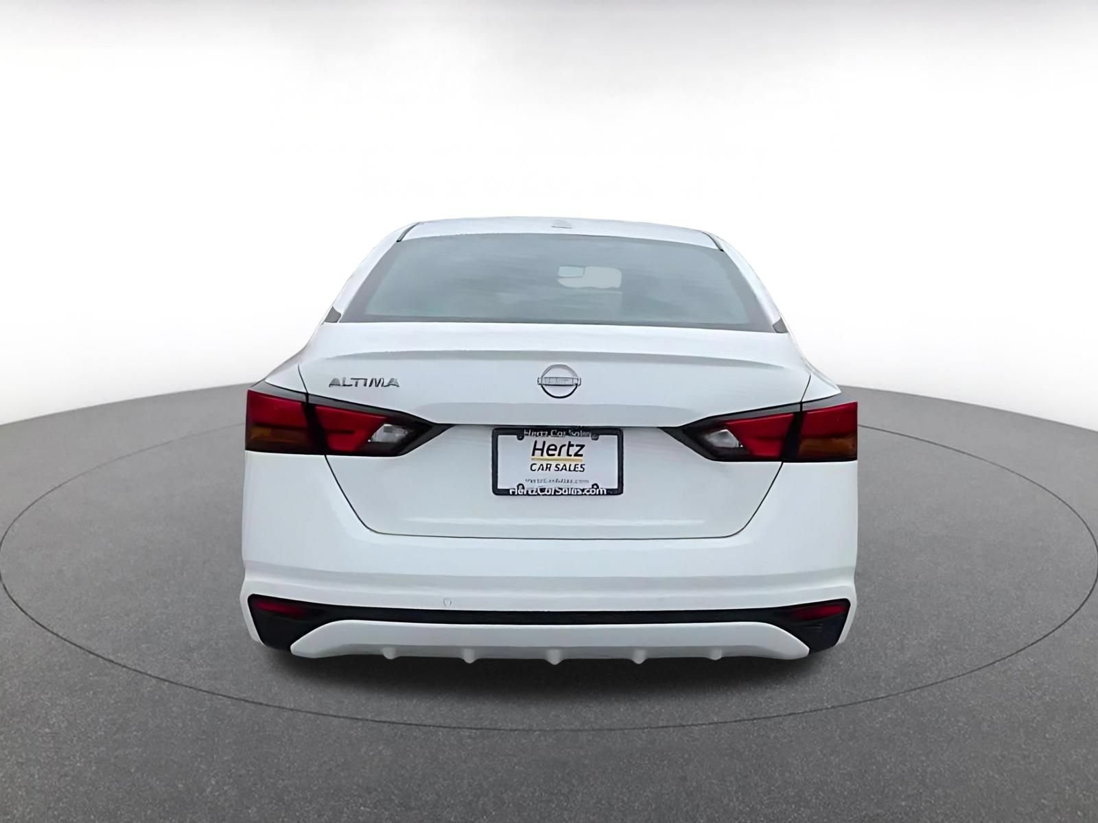 Used 2025 Nissan Altima 2.5 SV FWD image 12