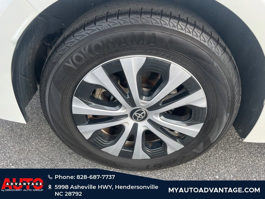 Used 2021 Toyota Corolla LE w/ Carpet Mat Package (TMS) FWD image 30