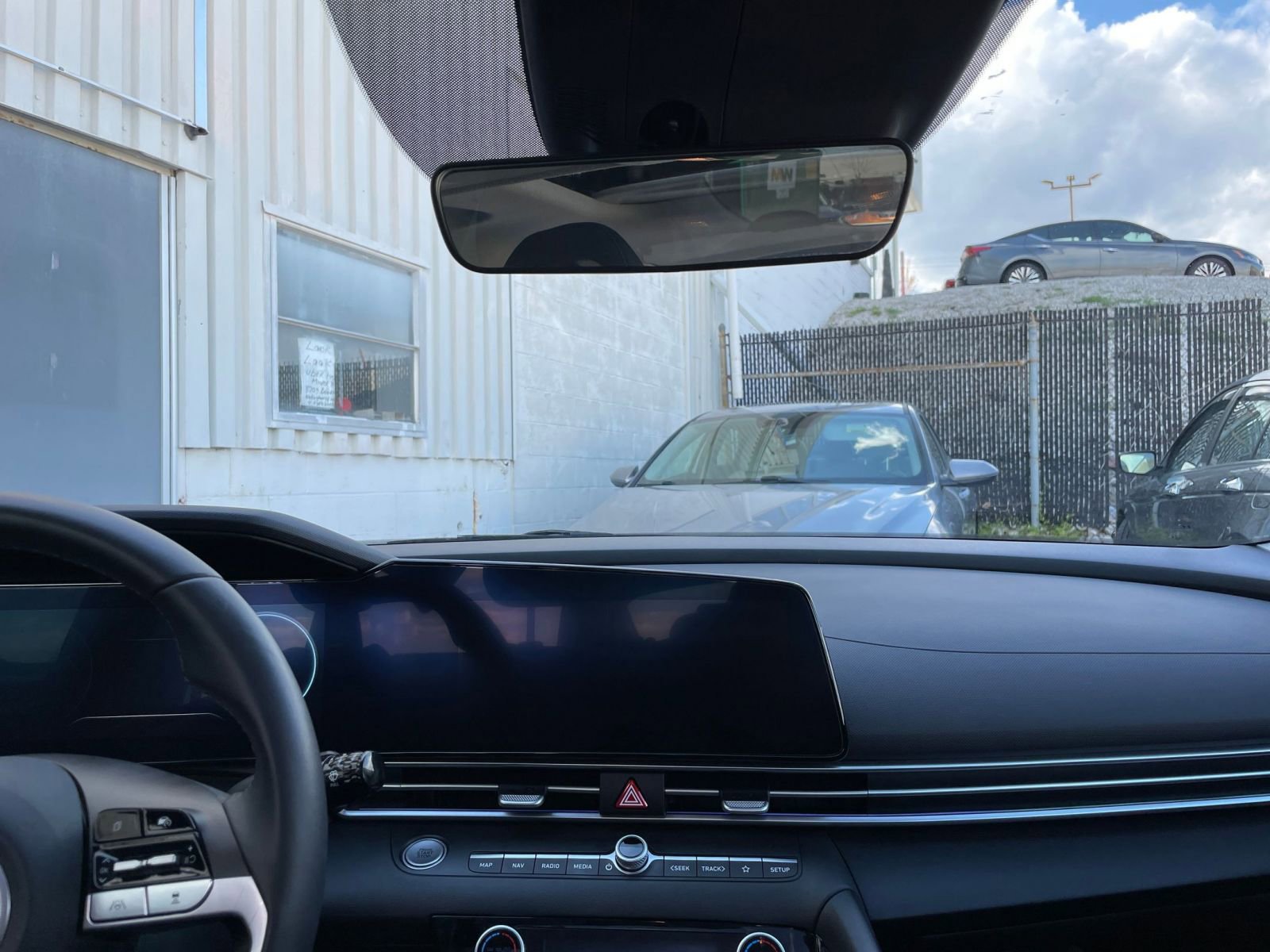 Used 2025 Hyundai Elantra SEL image 17