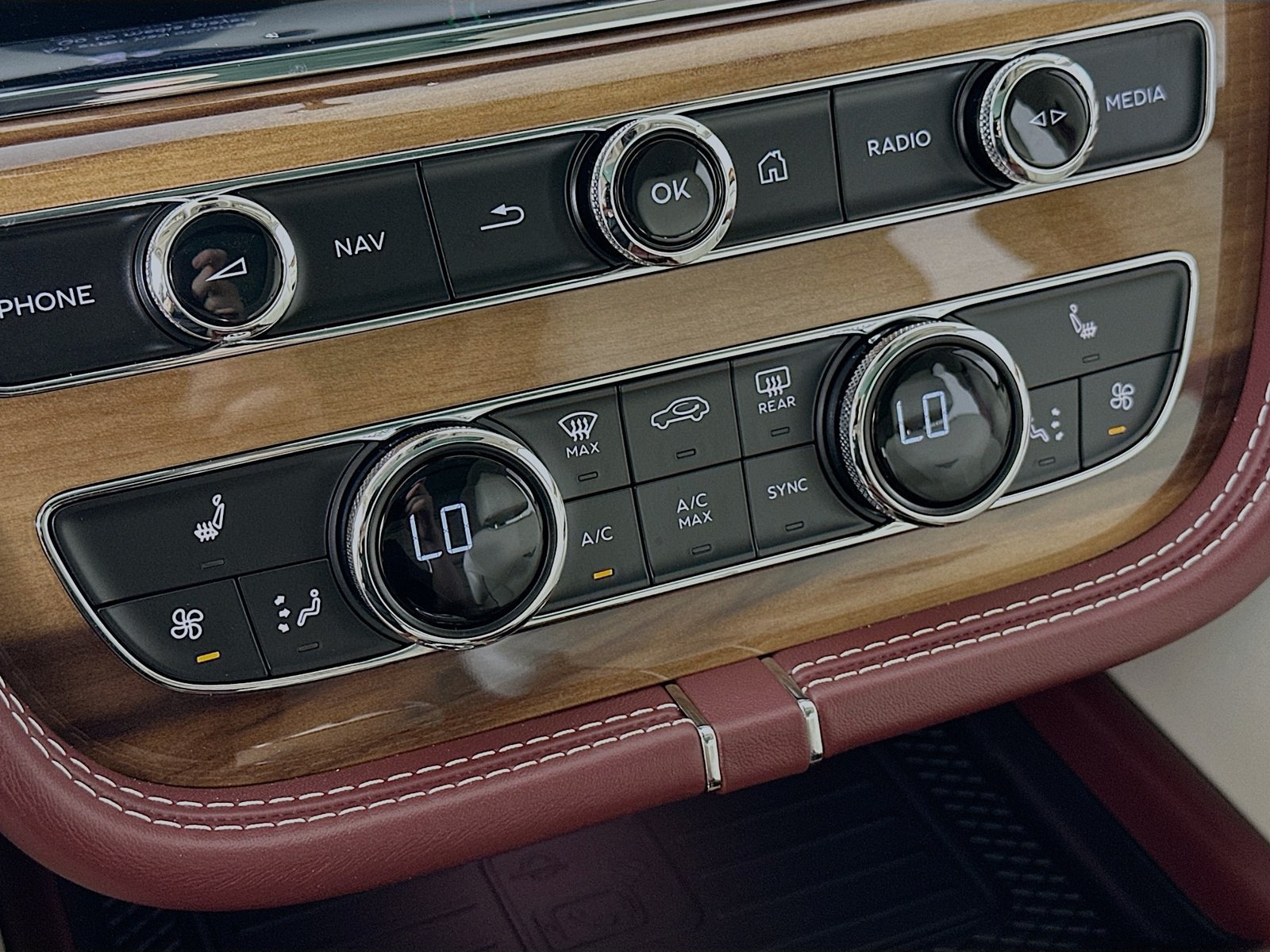 New 2026 Bentley Bentayga AWD/4WD image 29