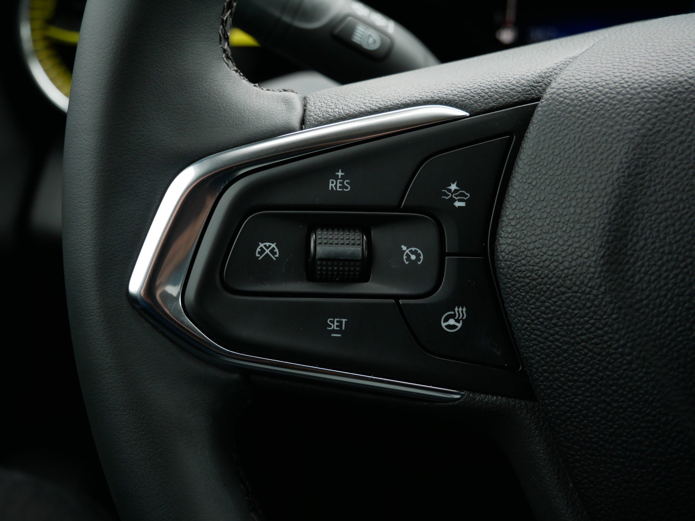 Used 2025 Chevrolet Trax ACTIV w/ Driver Confidence Package FWD image 28