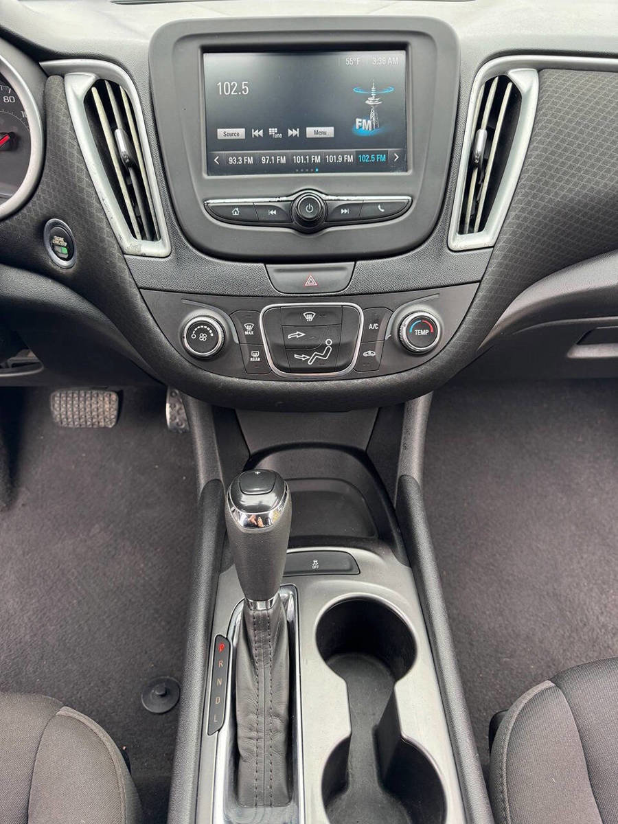 Used 2018 Chevrolet Malibu LS image 18