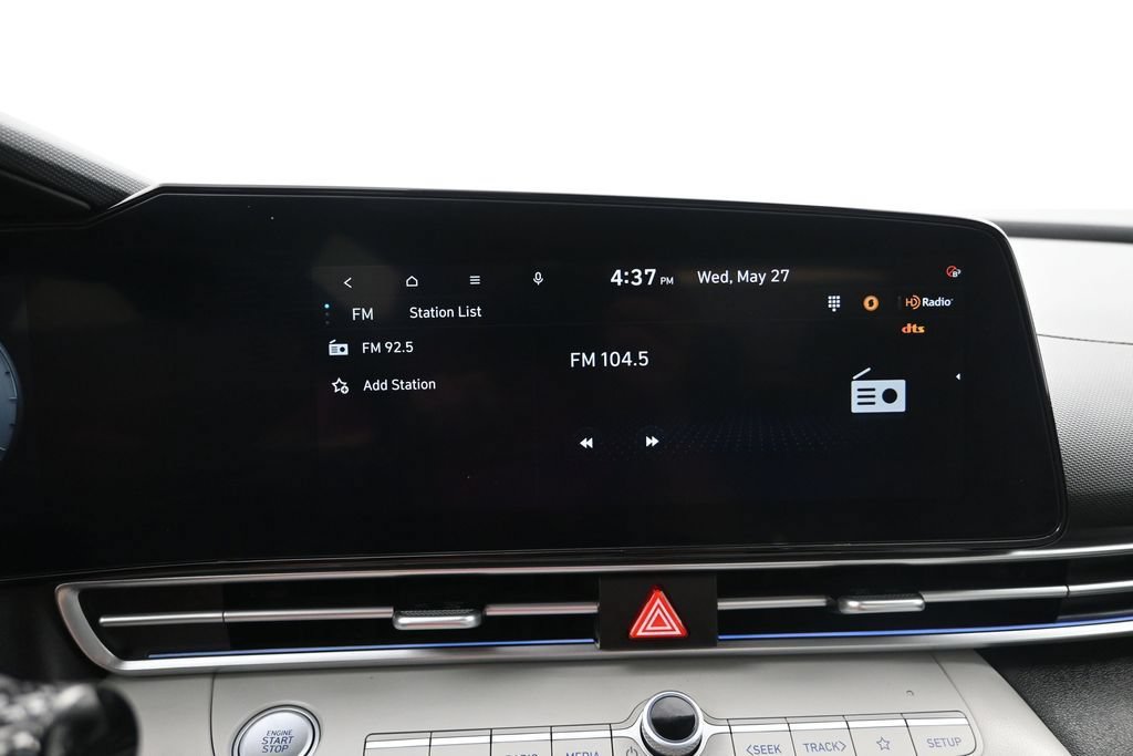 Used 2025 Hyundai Elantra Limited FWD image 16