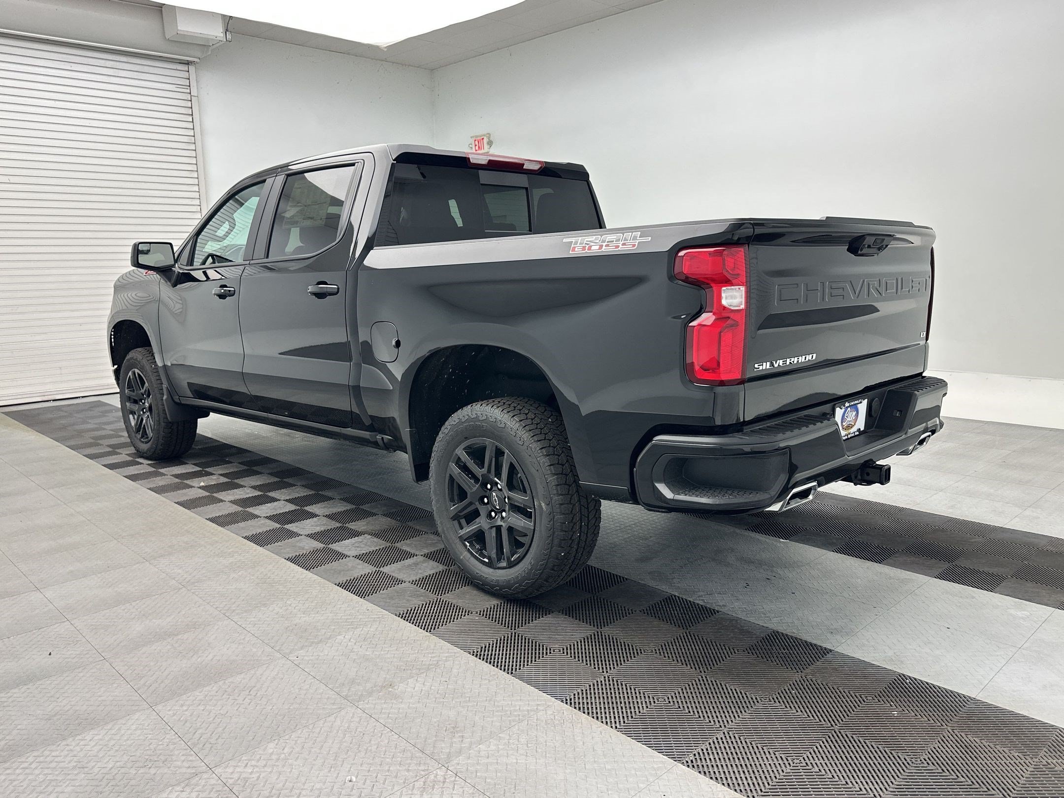New 2026 Chevrolet Silverado 1500 LT Trail Boss w/ Convenience Package II AWD/4WD image 3