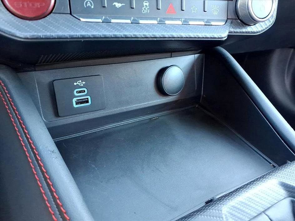 Used 2025 Ford Mustang GT Premium image 29