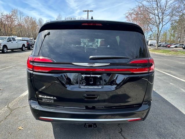 New 2026 Chrysler Pacifica Pinnacle w/ Trailer Tow Group FWD image 5