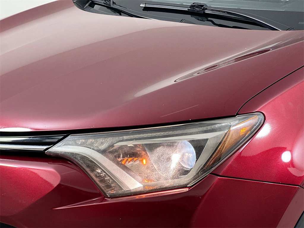 Used 2018 Toyota RAV4 XLE image 11