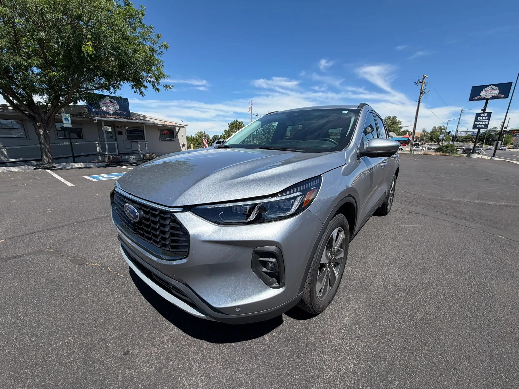 Used 2024 Ford Escape Platinum AWD/4WD image 2