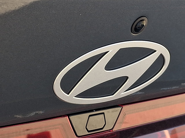 New 2026 Hyundai Elantra Limited FWD image 24