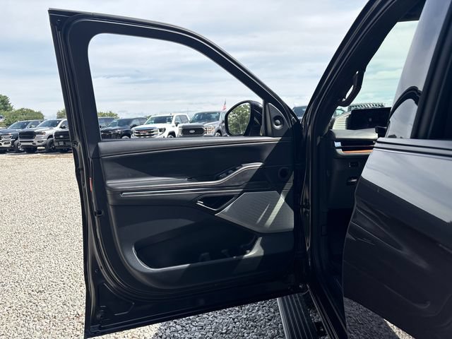 Used 2025 Lincoln Navigator L Black Label AWD/4WD image 20
